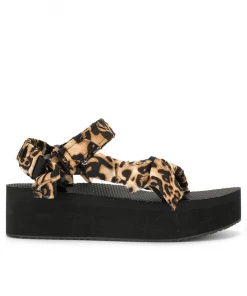 Arizona Love Trekky Platform Sandals In Leo Satin