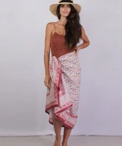 Hat Attack Canopy Hat In Natural With Black Scarf