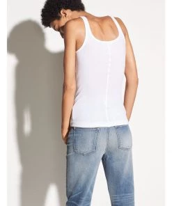 Vince. Scoop Neck Tank In White