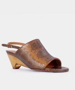 Clergerie Darenco Sandal In Wood Brown