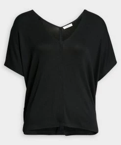 Vince. Double V-Neck Popover In Black Just In