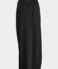 Lenny Niemeyer Knot Touch Sarong In Black