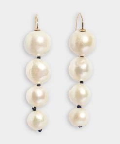Lizzie Fortunato Marguerite Earrings In Pearl