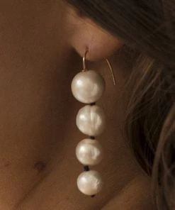 Lizzie Fortunato Marguerite Earrings In Pearl