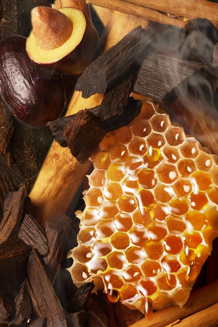 Molton Brown Mesmerising Oudh Accord & Gold Fine Liquid Hand Wash 300ml 4 Molton Brown Mesmerising Oudh Accord & Gold Fine Liquid Hand Wash 300ml