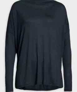 Vince. Off-Shoulder Top In Coastal Just In