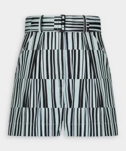 Matthew Bruch Pleated Cotton Twill Short In Aqua Black