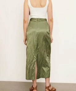 Vince. Twist Front Skirt In Dark Pistachio